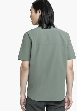 Kurzarmhemd aus recyceltem Material